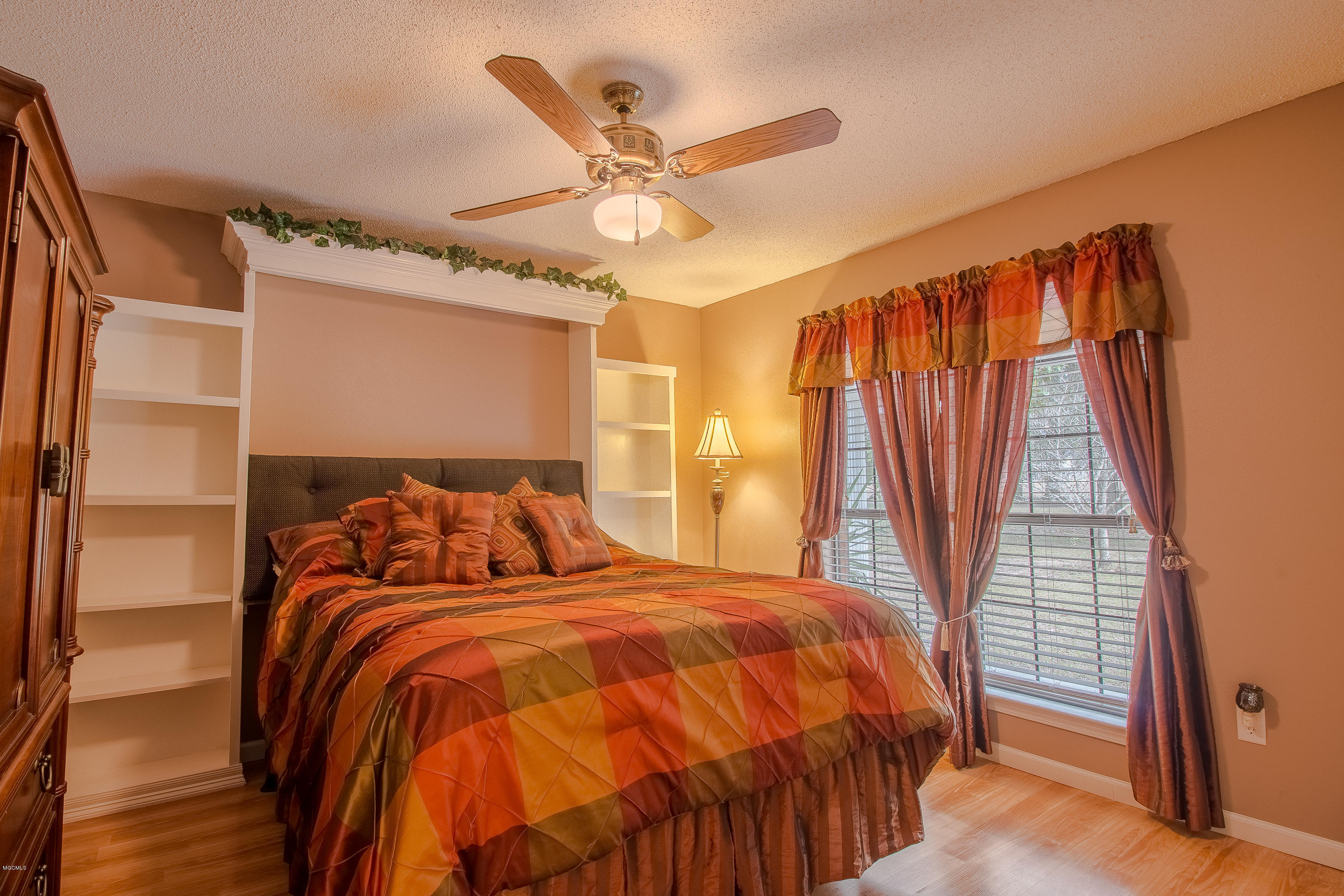13821 Bunker Hill Road Moss Point, MS 39562 - Photo 14 of 23 Second Bedroom
