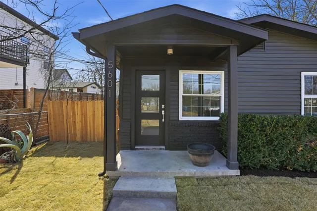 $3,500 | 5601 Samuel Huston Avenue, Austin, TX 78721