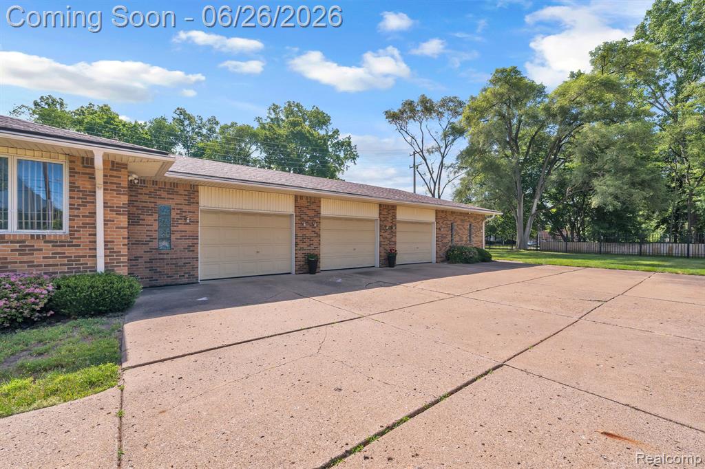21362 Lahser Road Southfield, MI 48075 - Photo 15 of 66