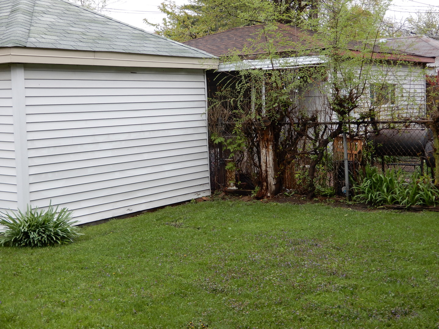 10416 South Sangamon Street Chicago, IL 60643 - Photo 81 of 95 a view of a backyard