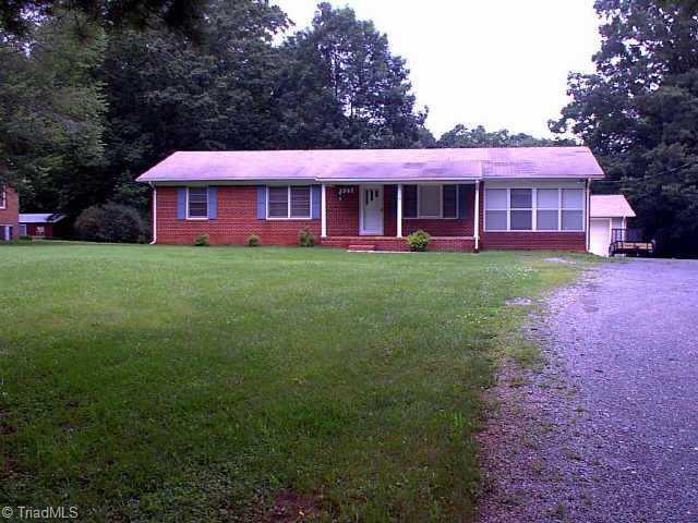 925 Berrymore Road Reidsville, NC 27320 - Photo 1 of 8 Exterior Front.