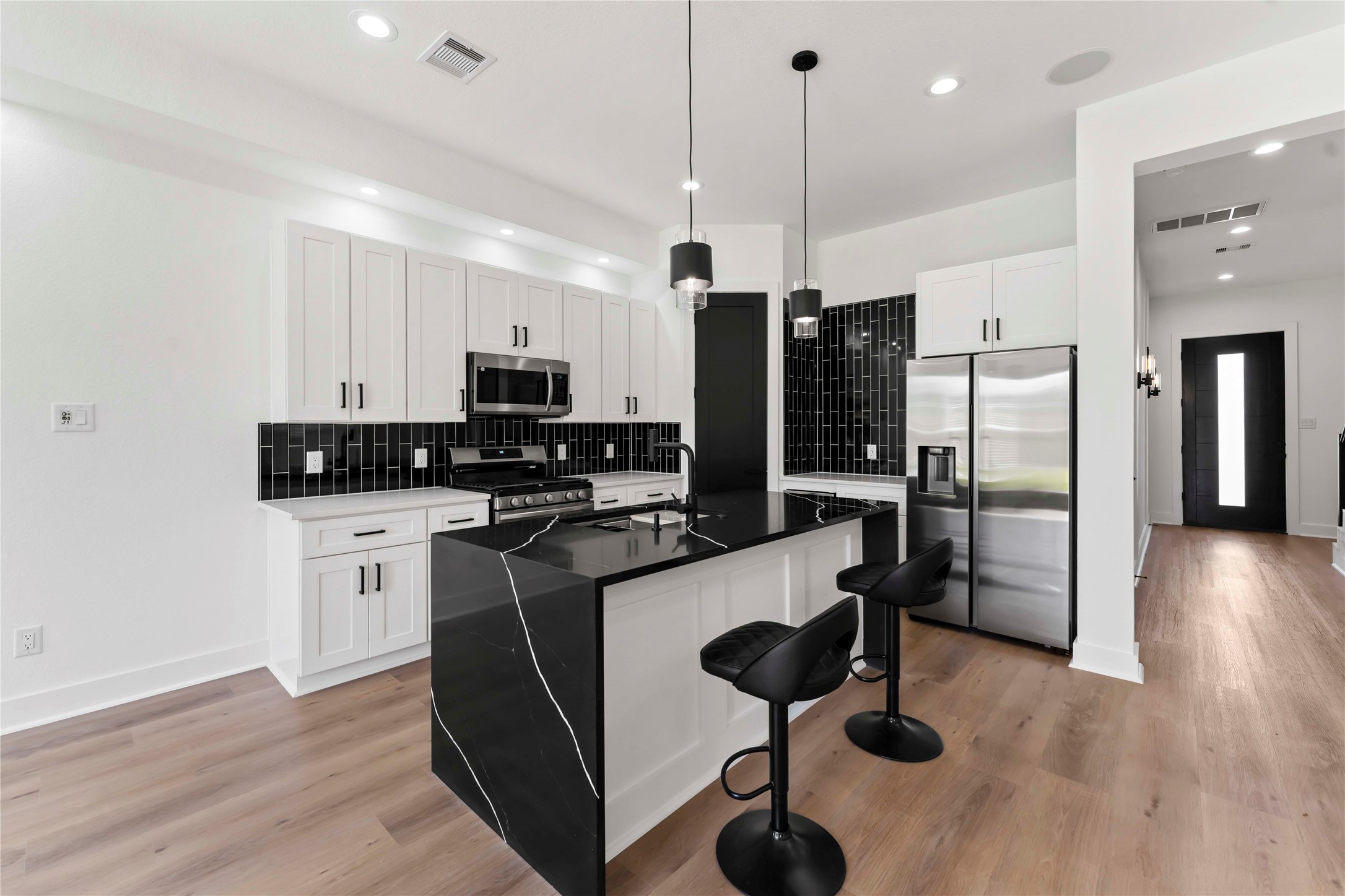 8501 Safeguard Street, Unit B Houston, TX 77051 - Photo 8 of 30