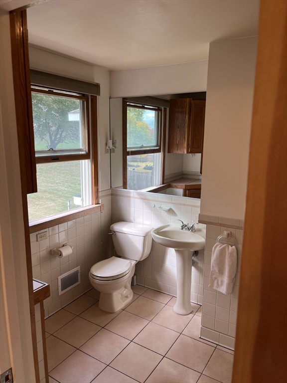22 Briarwood Road Framingham, MA 01701 - Photo 30 of 37