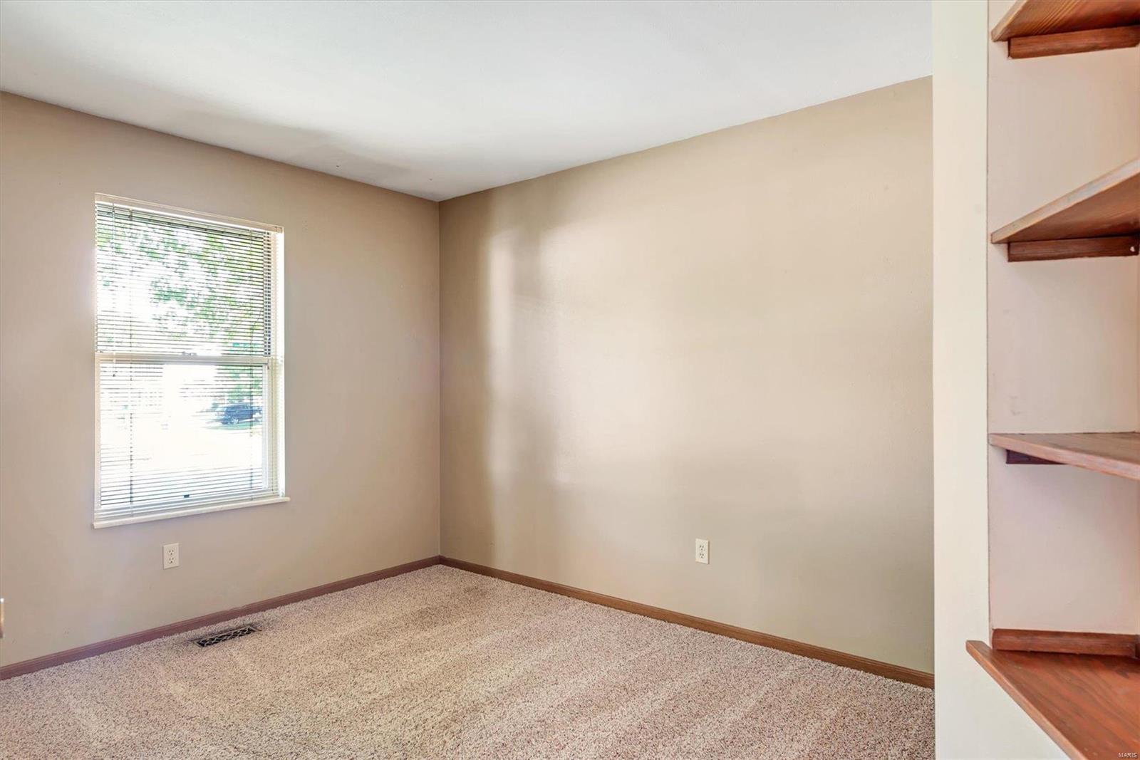 2580 England Town Road St. Louis, MO 63129 - Photo 17 of 26