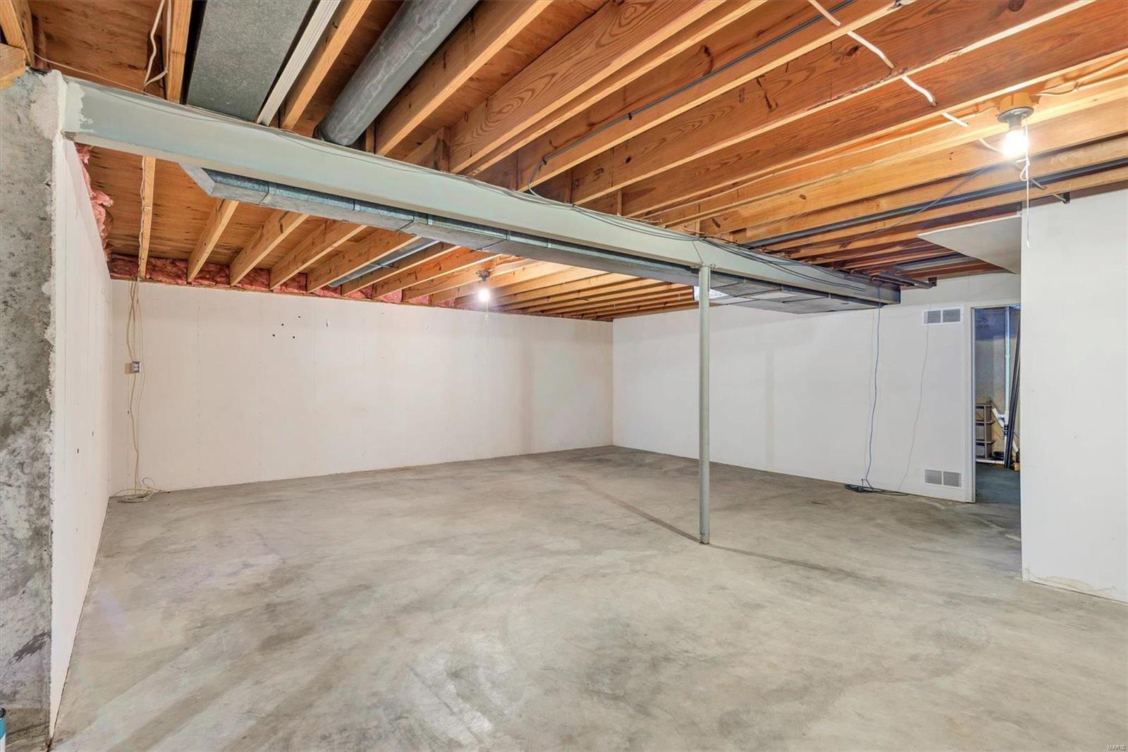 2580 England Town Road St. Louis, MO 63129 - Photo 22 of 26