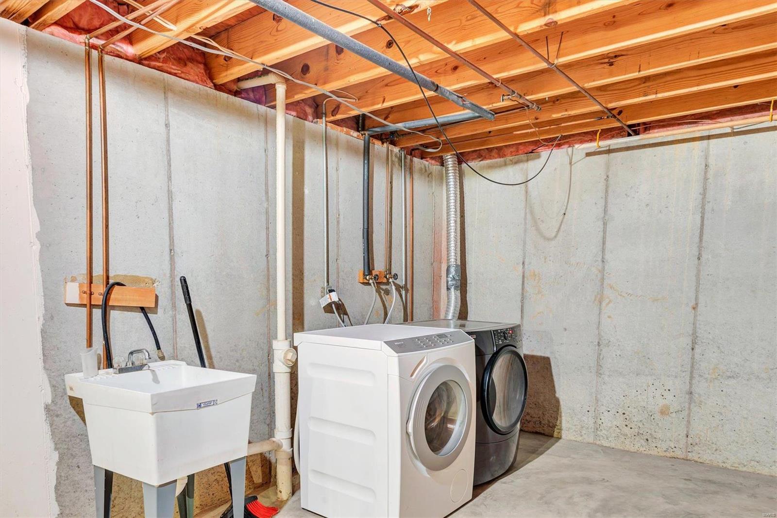 2580 England Town Road St. Louis, MO 63129 - Photo 23 of 26