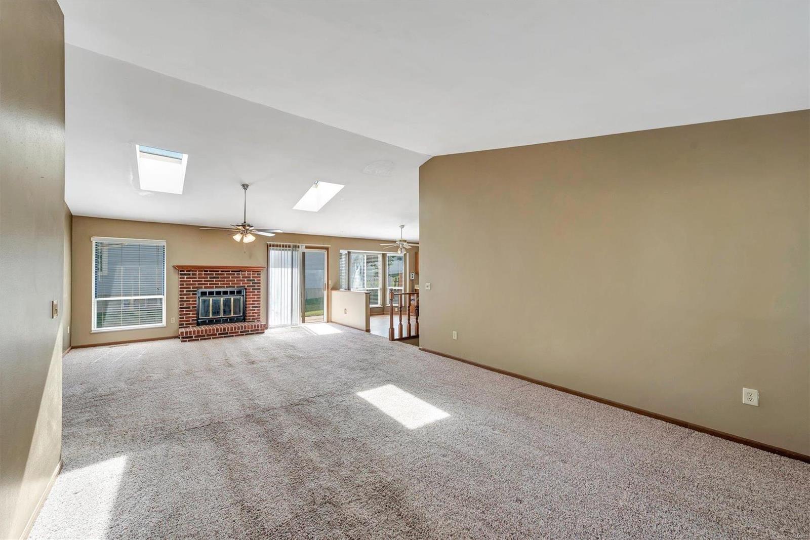 2580 England Town Road St. Louis, MO 63129 - Photo 5 of 26