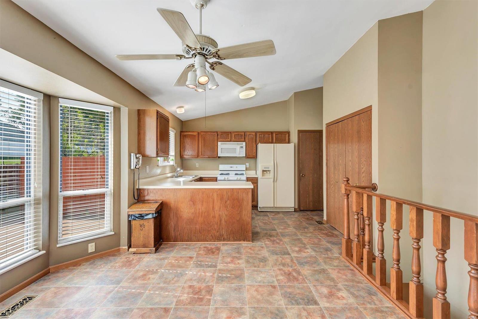 2580 England Town Road St. Louis, MO 63129 - Photo 8 of 26