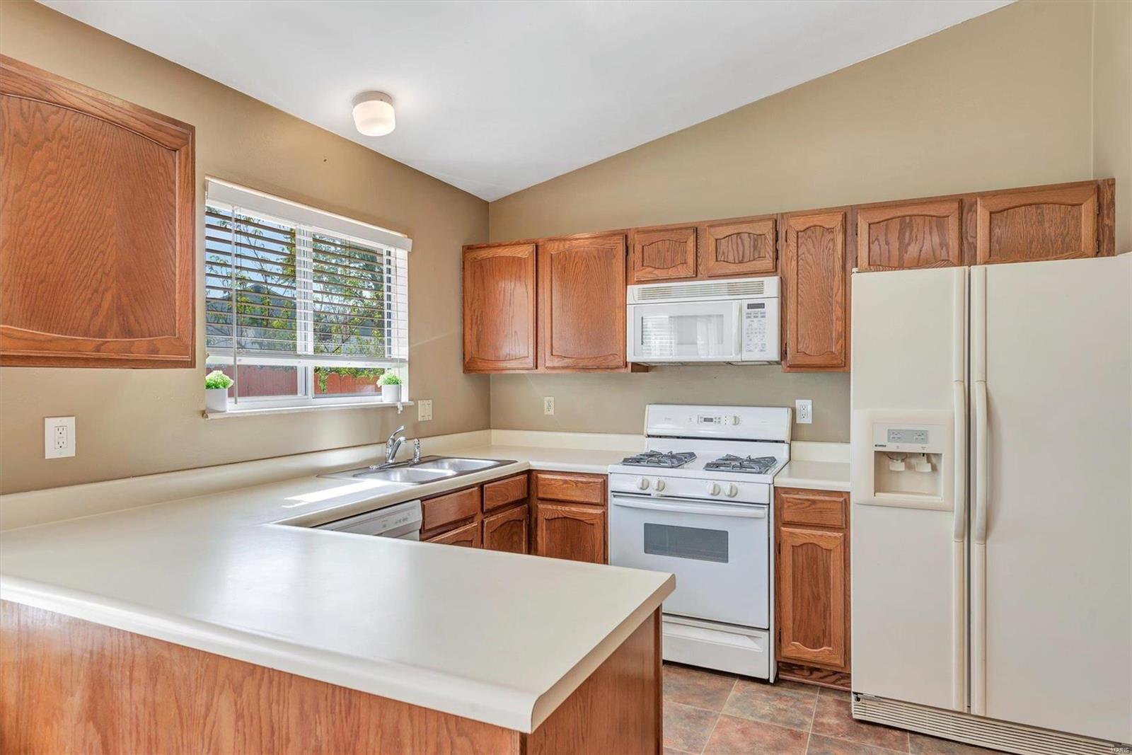 2580 England Town Road St. Louis, MO 63129 - Photo 10 of 26