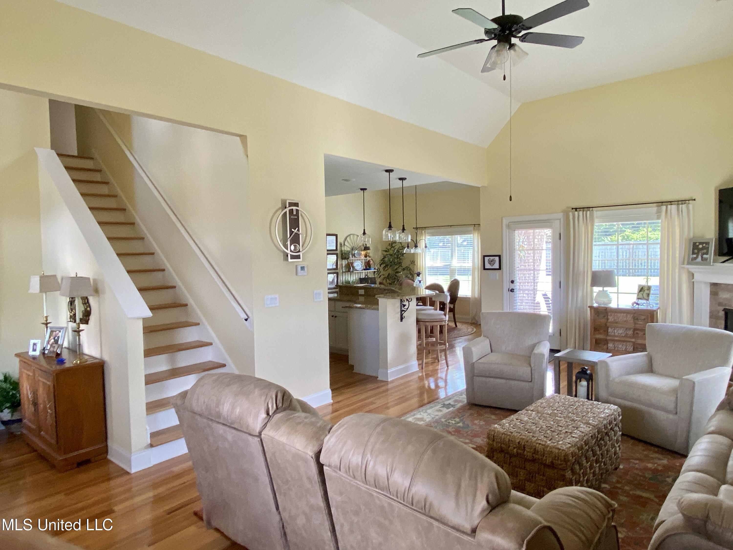 4621 Riva Ridge Drive Olive Branch, MS 38654 - Photo 11 of 31 Living Room