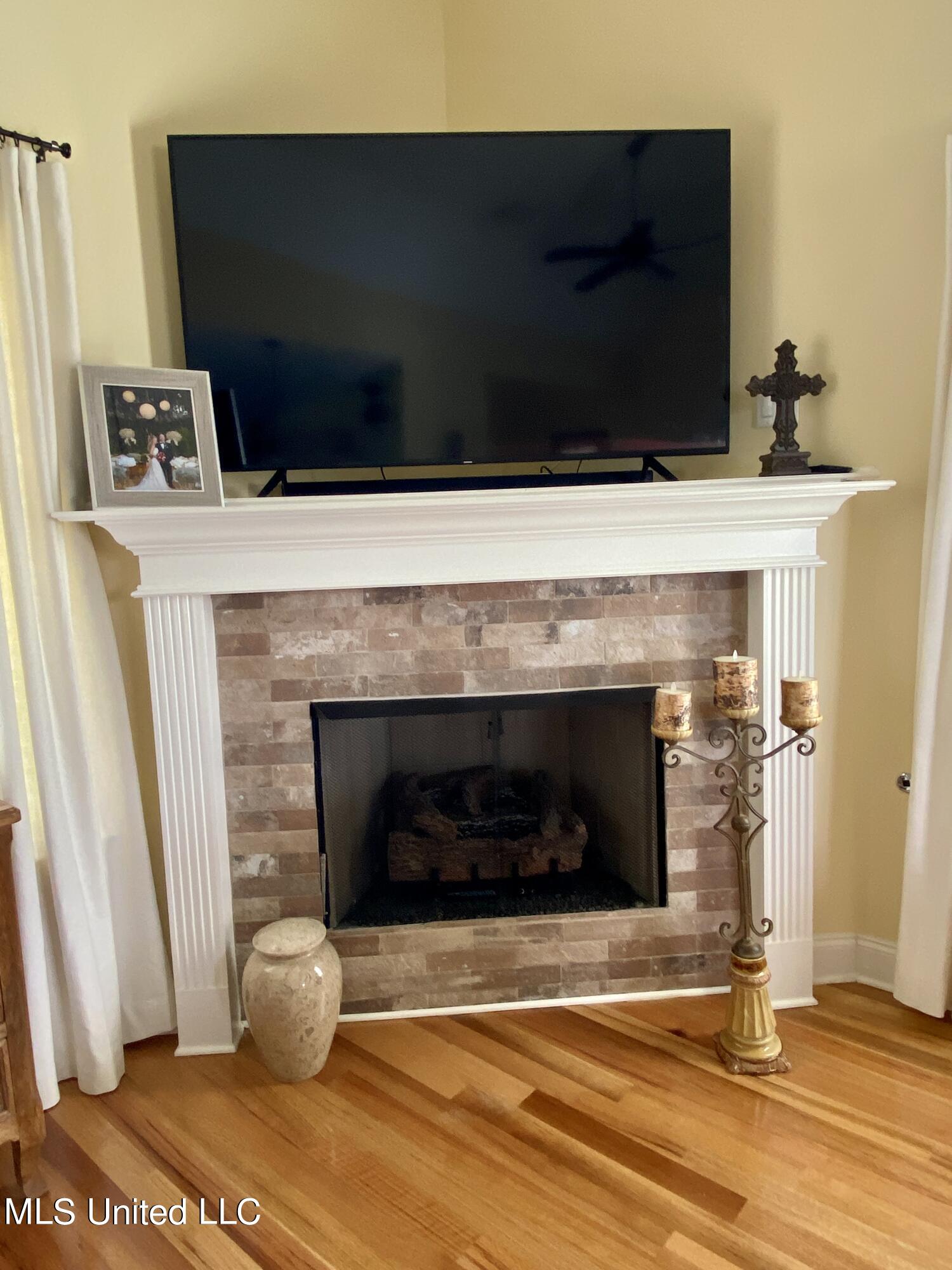 4621 Riva Ridge Drive Olive Branch, MS 38654 - Photo 12 of 31 Living Room