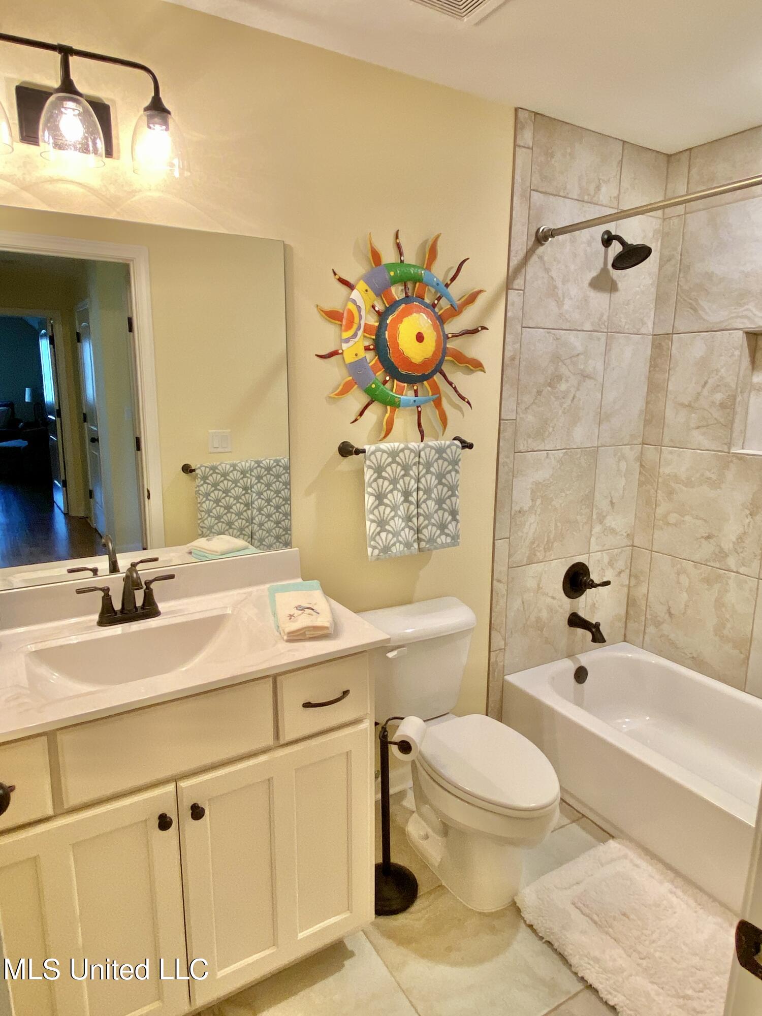 4621 Riva Ridge Drive Olive Branch, MS 38654 - Photo 30 of 31 Upstairs Full Bathroom