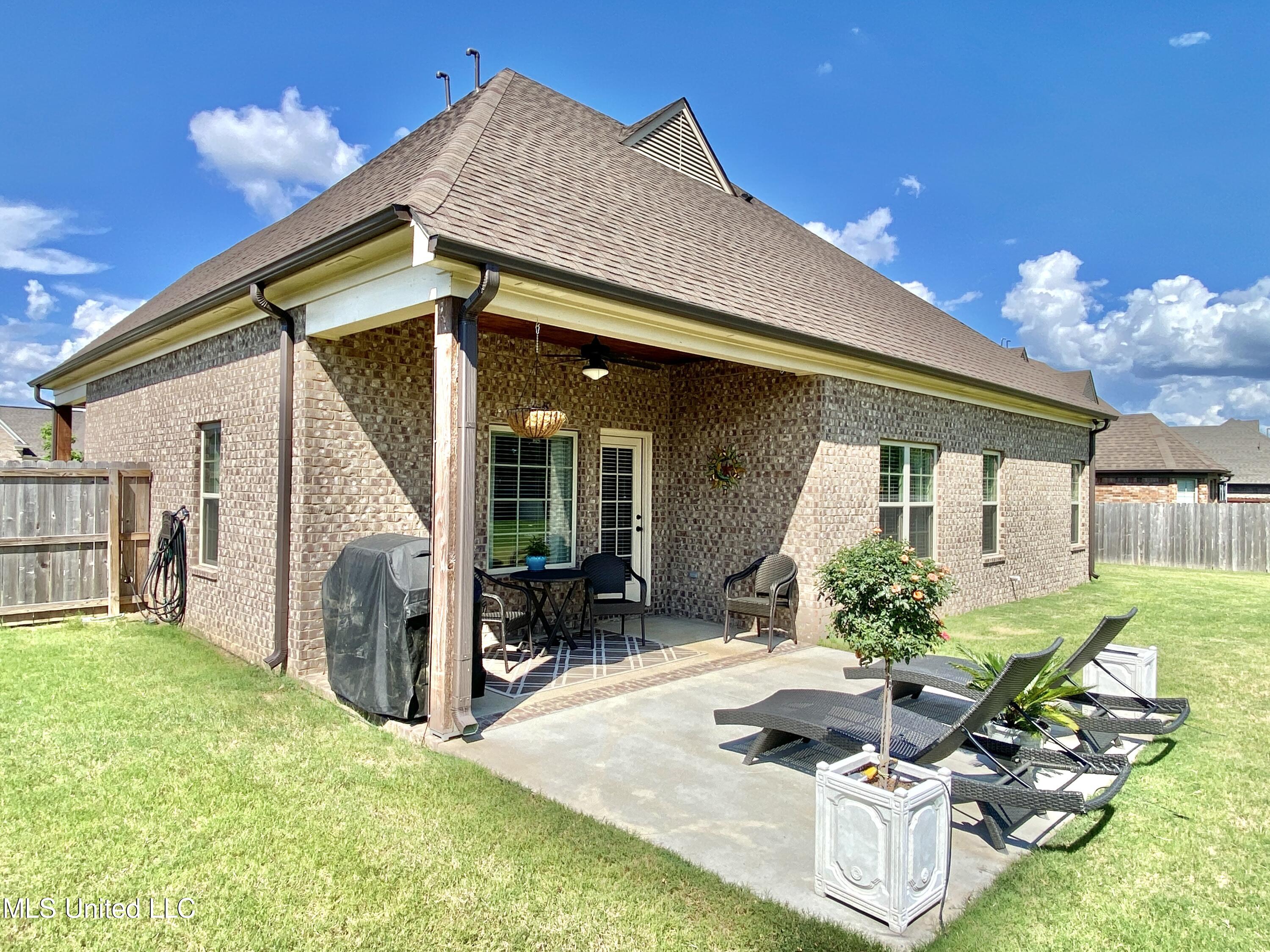 4621 Riva Ridge Drive Olive Branch, MS 38654 - Photo 8 of 31 Back Patio