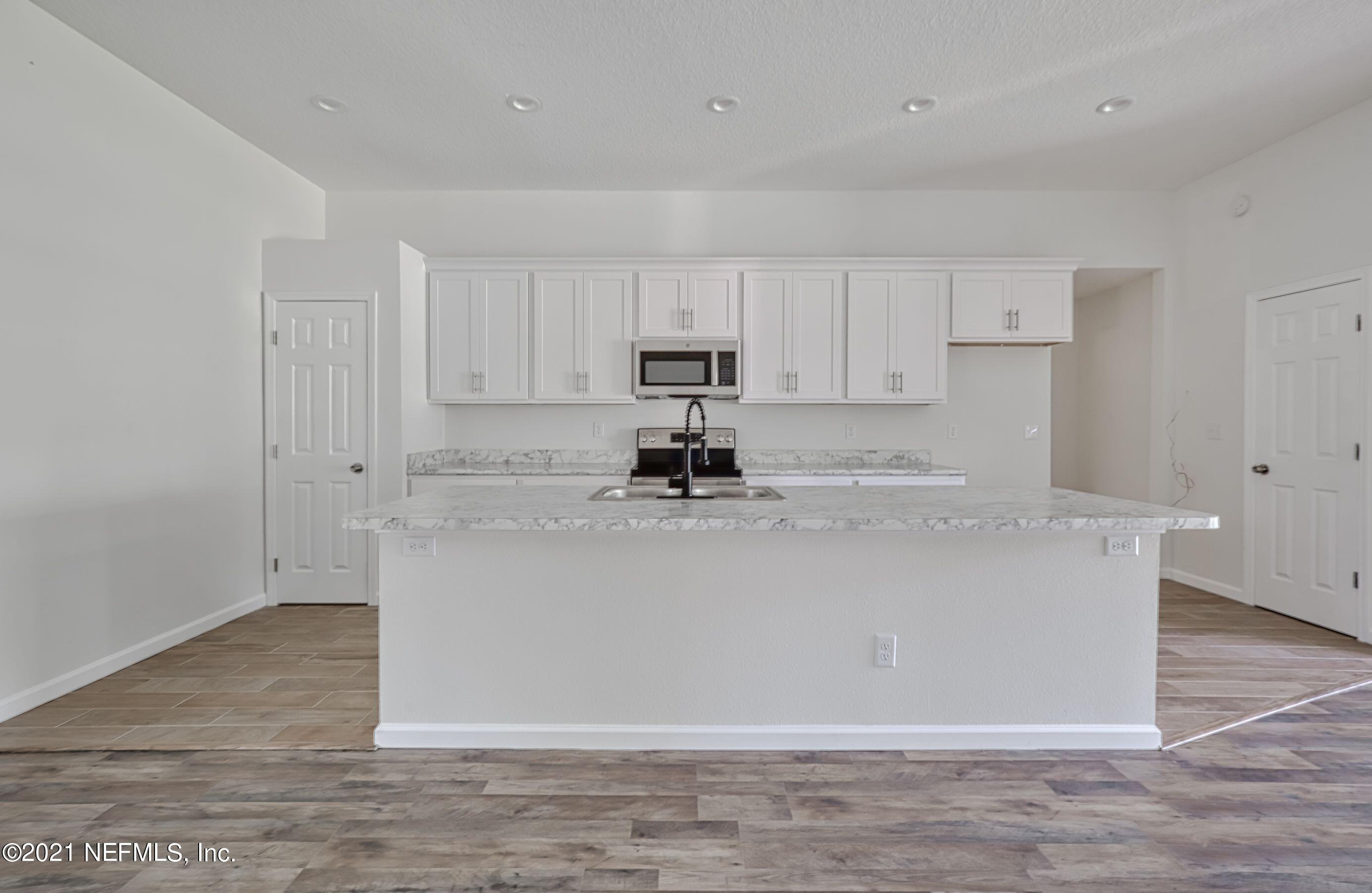 6418 Bob O Link Road Jacksonville, FL 32219 - Photo 10 of 27 Large Kitchen Island