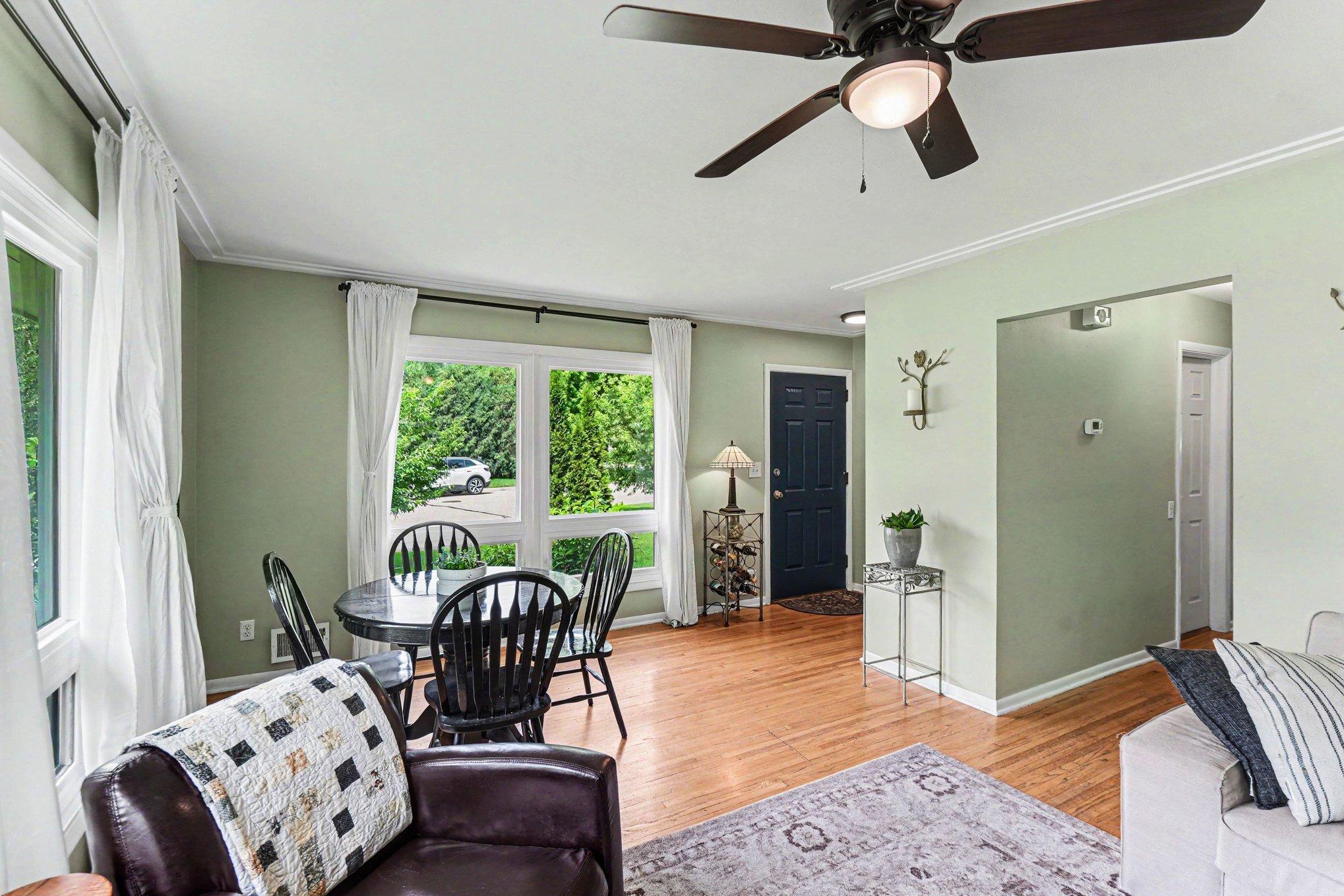 531 Locust Street Chaska, MN 55318 - Photo 4 of 28