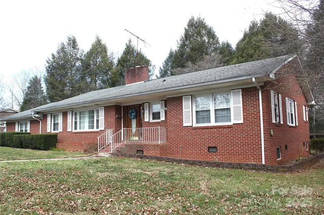 $350,000 | 105 Woodlawn Drive, Morganton, NC 28655