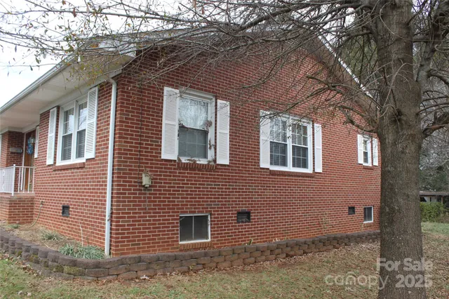 $350,000 | 105 Woodlawn Drive, Morganton, NC 28655