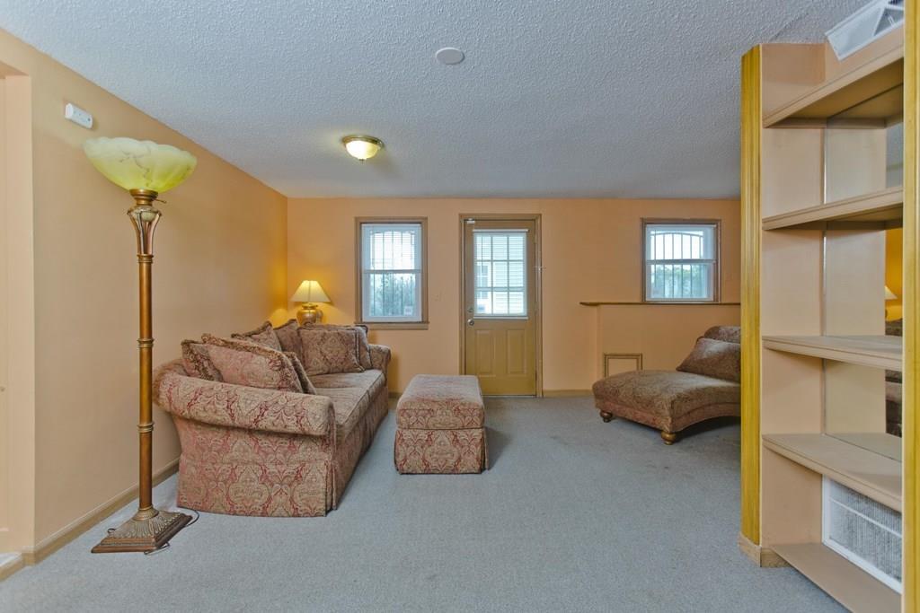 23 Brandon Avenue Springfield, MA 01119 - Photo 15 of 27