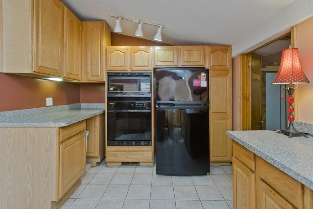 23 Brandon Avenue Springfield, MA 01119 - Photo 7 of 27