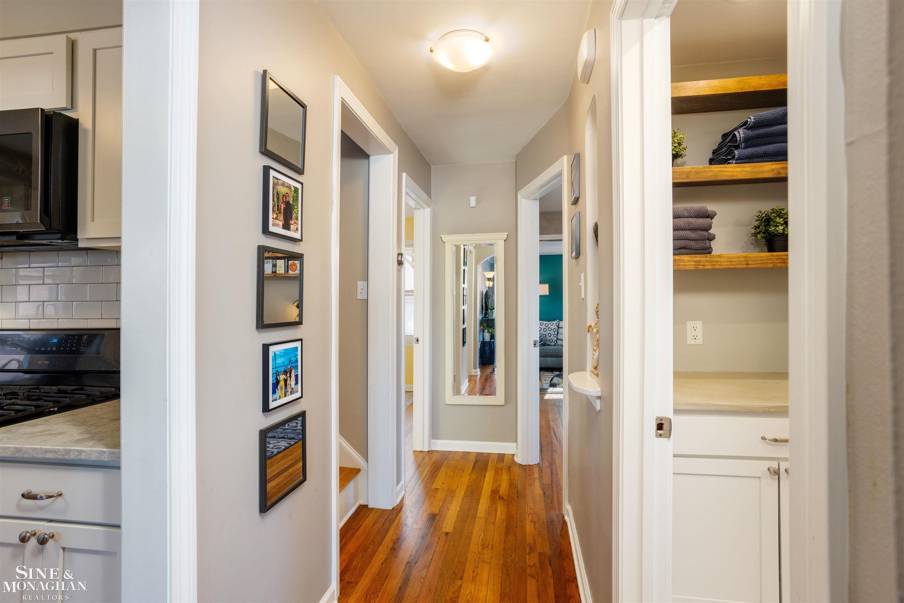 1849 Hampton Road Grosse Pointe, MI 48236 - Photo 15 of 42 50164738-47ed6dc7-a633-4c94-99ef-8d638b6bc352.JPG