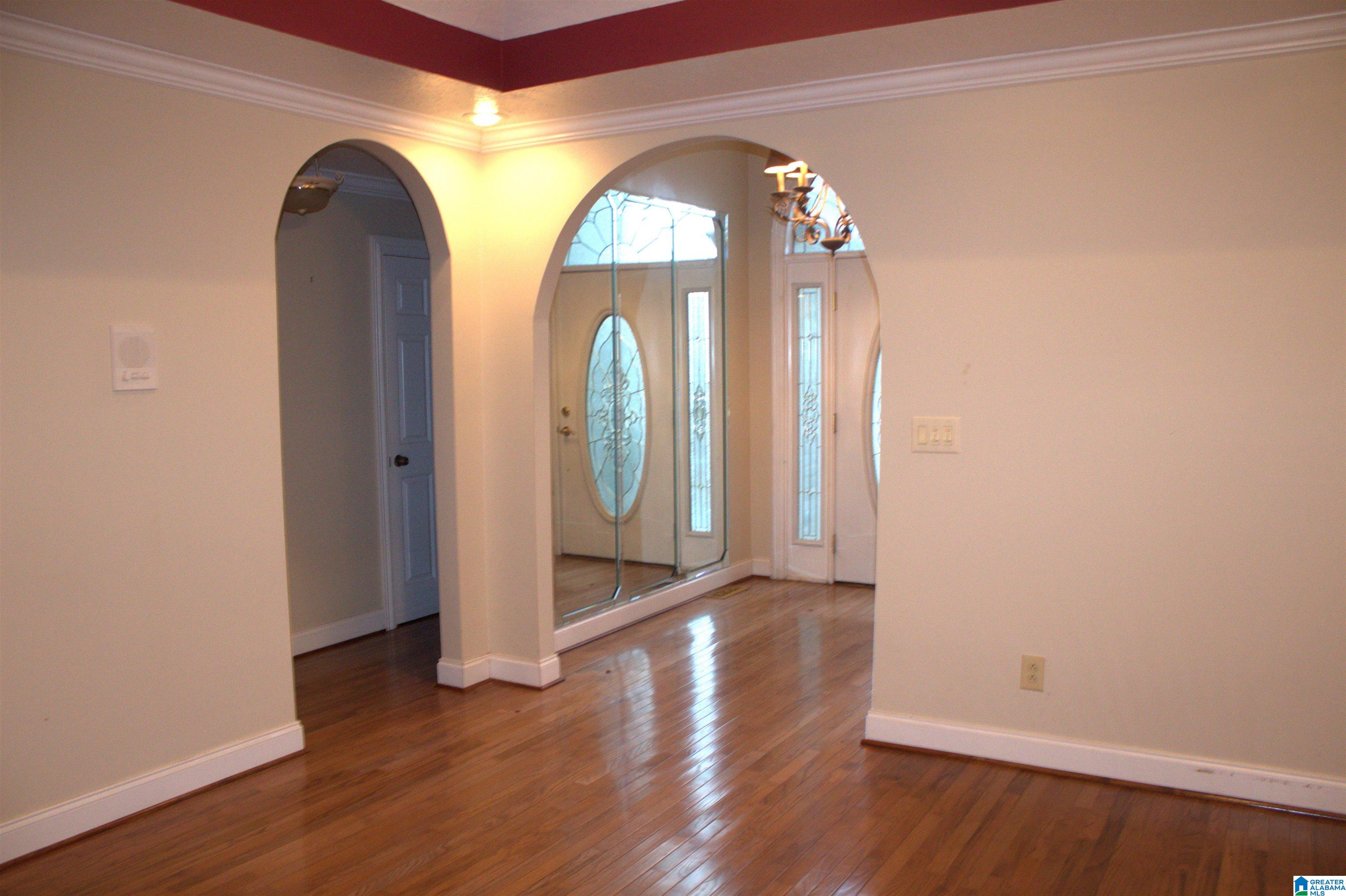 6207 Woodford Road Anniston, AL 36206 - Photo 3 of 28