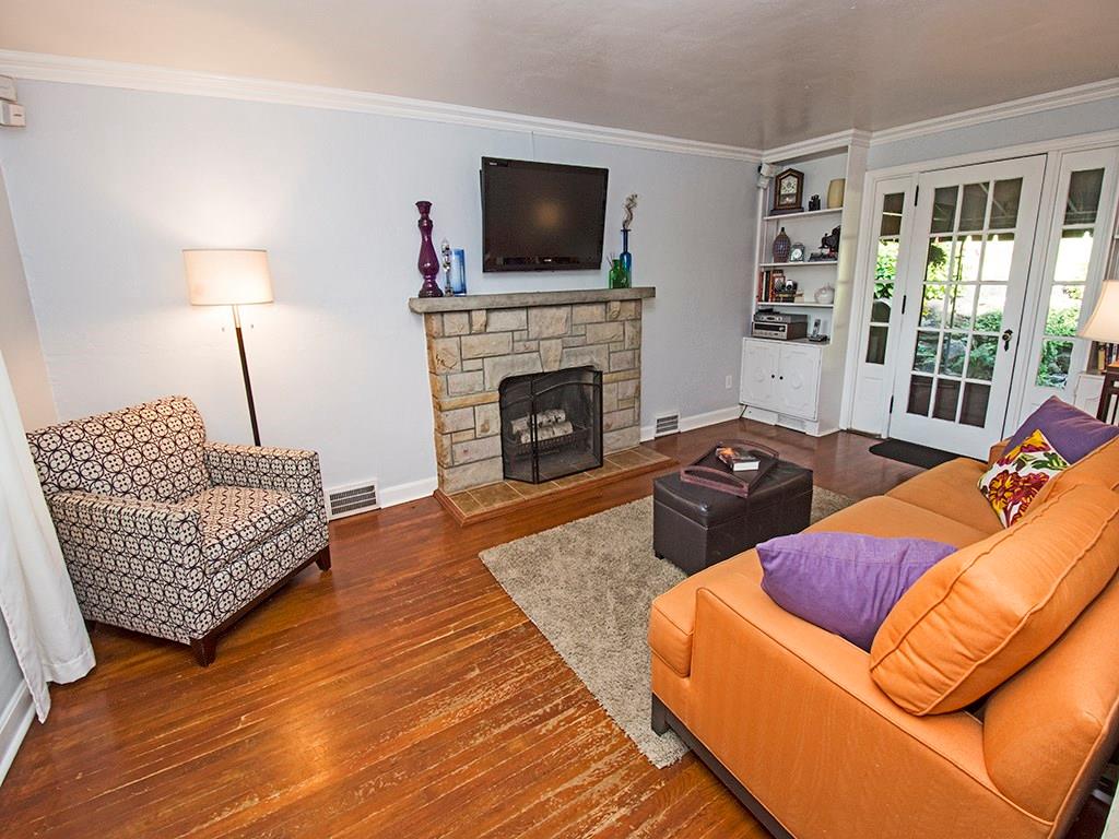 4707 Baldwin Manor Road Pittsburgh, PA 15227 - Photo 5 of 13 Gallery Image 5