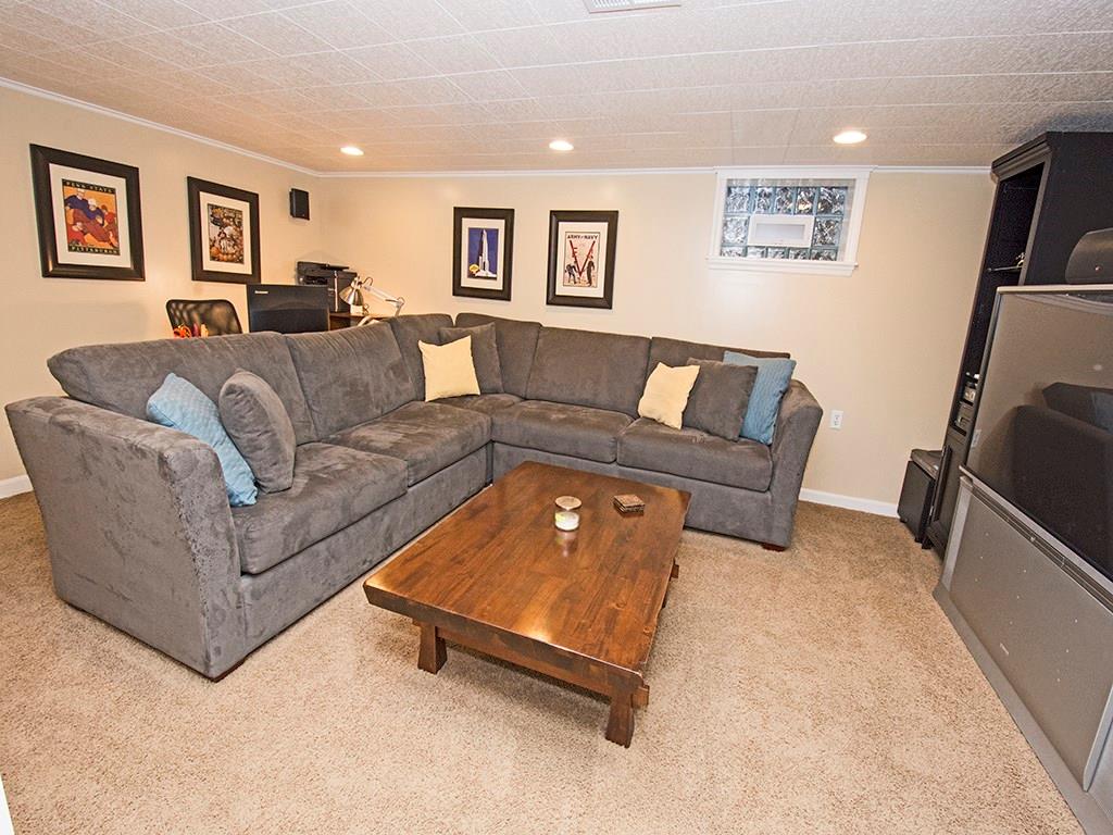 4707 Baldwin Manor Road Pittsburgh, PA 15227 - Photo 7 of 13 Gallery Image 7