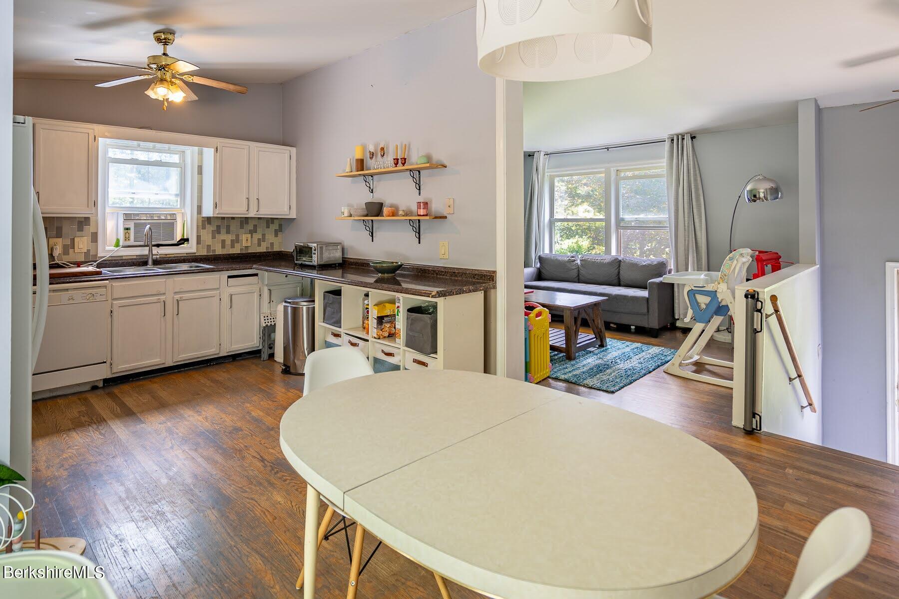 1720 Home Road Sheffield, MA 01230 - Photo 6 of 26 5 dining area 1