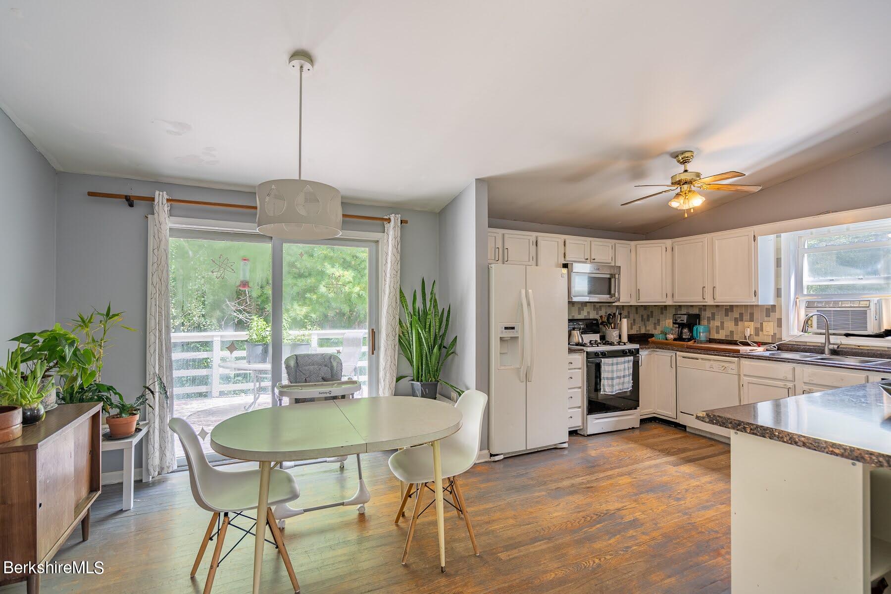 1720 Home Road Sheffield, MA 01230 - Photo 7 of 26 6 dining area 2