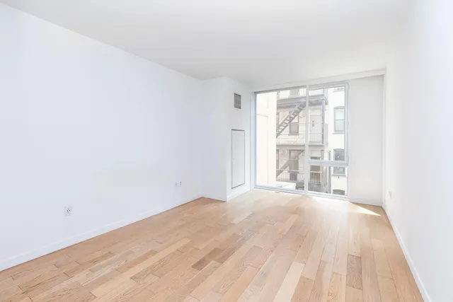 $1,275,000 | 540 West 49th Street, Unit 506N | Hell's Kitchen