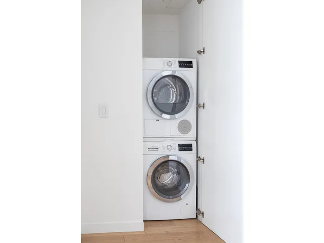 $1,275,000 | 540 West 49th Street, Unit 506N | Hell's Kitchen