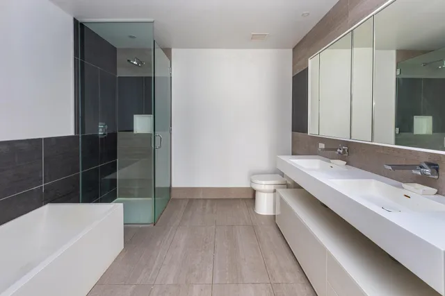 $1,275,000 | 540 West 49th Street, Unit 506N | Hell's Kitchen