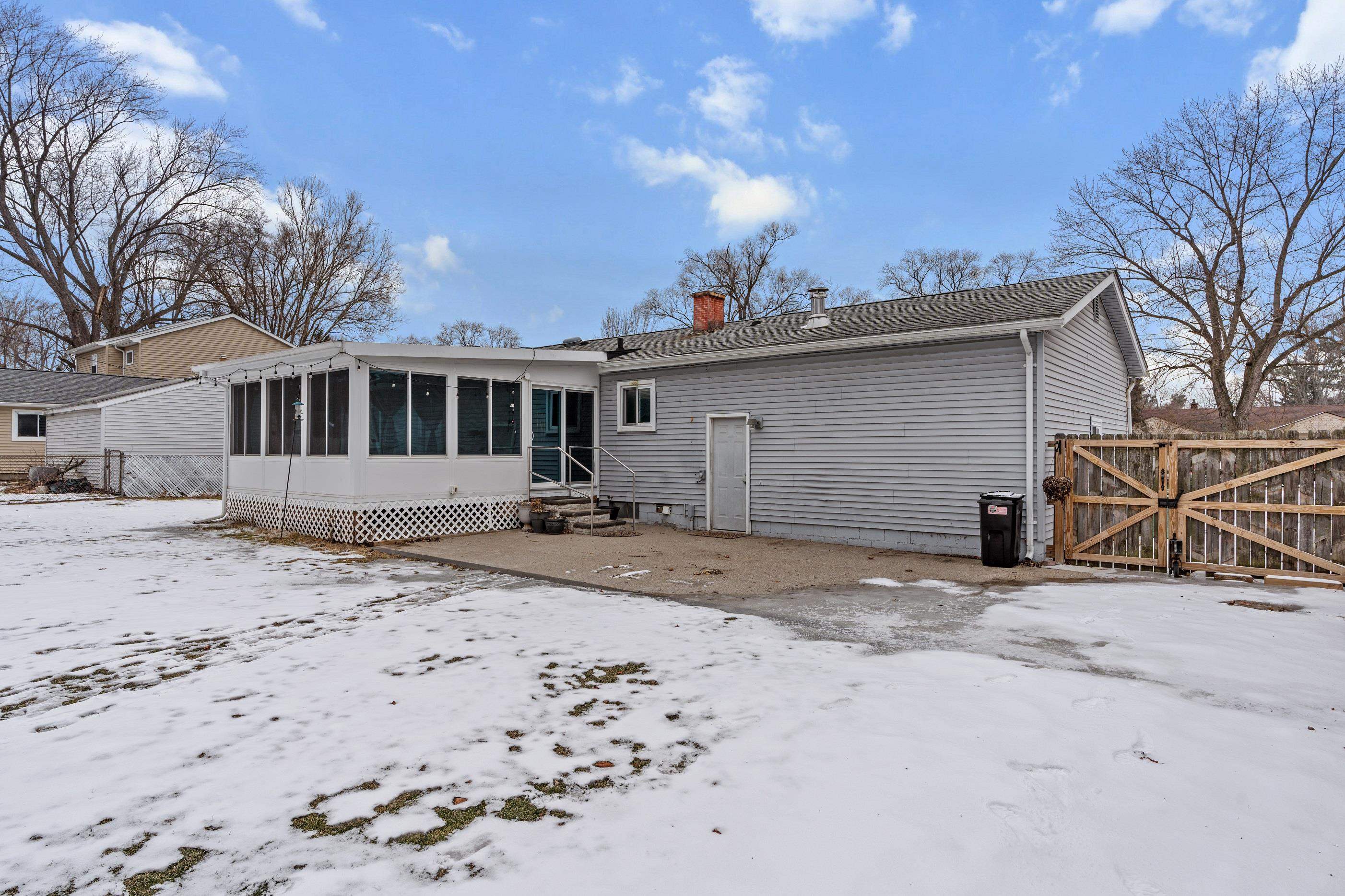 47127 Woodall Road Utica, MI 48317 - Photo 25 of 31 50166562-a9605122-0c60-4788-b442-603dce3b8e5b.JPG