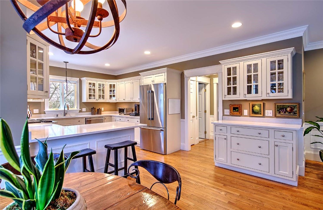 71 Alfred Drowne Road Barrington, RI 02806 - Photo 8 of 35 Gallery Image 8
