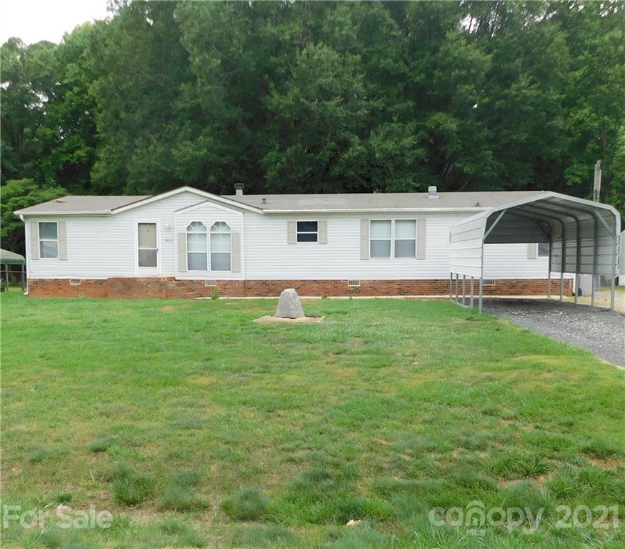 5809 Thompson Road Charlotte, NC 28216 - Photo 3 of 45 Gallery Image 3