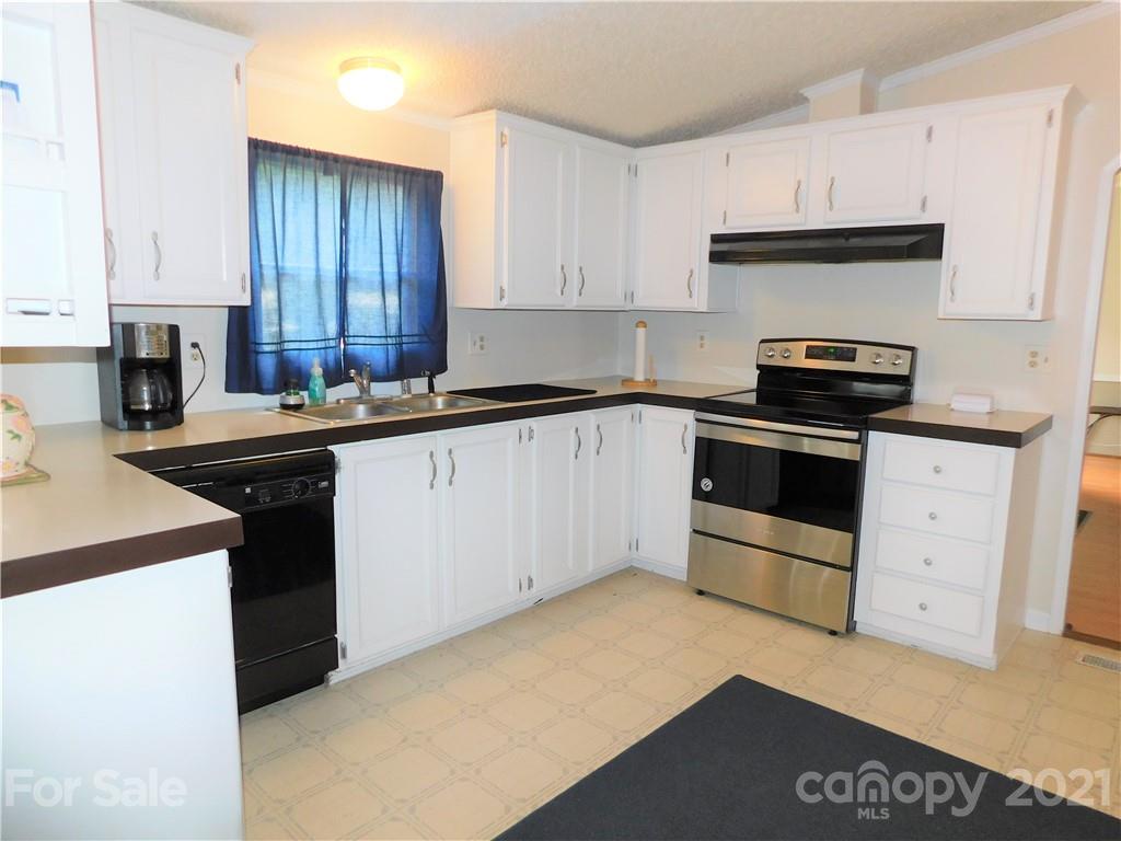 5809 Thompson Road Charlotte, NC 28216 - Photo 22 of 45 Gallery Image 22