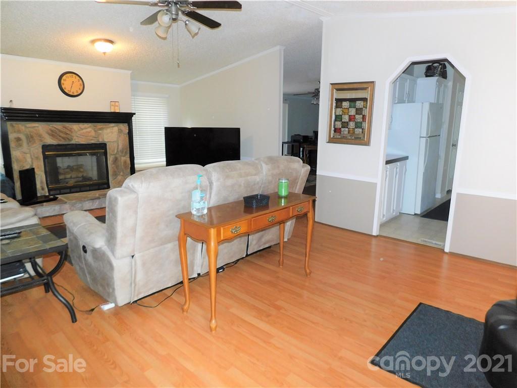 5809 Thompson Road Charlotte, NC 28216 - Photo 4 of 45 Gallery Image 4
