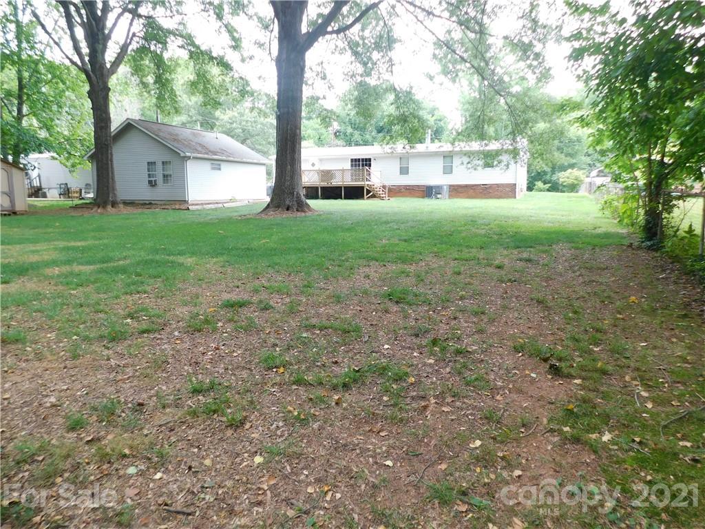 5809 Thompson Road Charlotte, NC 28216 - Photo 40 of 45 Gallery Image 40