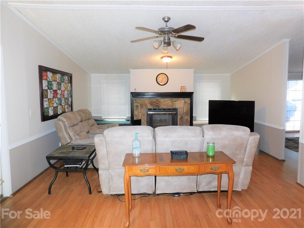 5809 Thompson Road Charlotte, NC 28216 - Photo 5 of 45 Gallery Image 5