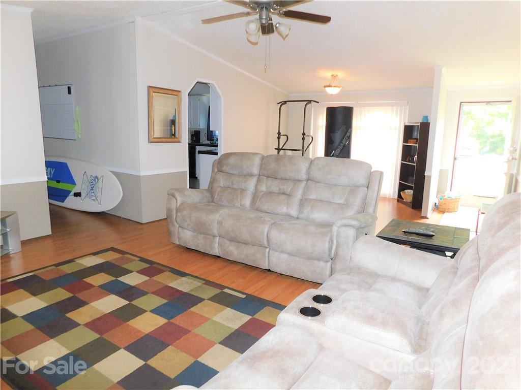 5809 Thompson Road Charlotte, NC 28216 - Photo 8 of 45 Gallery Image 8