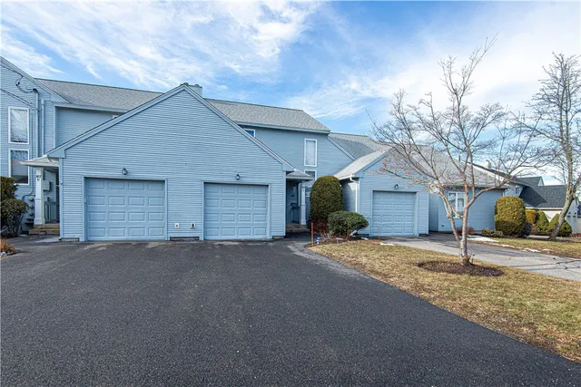 $299,900 | 87 Nipmuc Trail, Unit D, North Providence, RI 02904