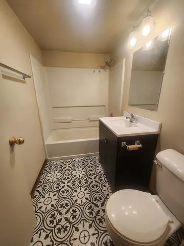 $1,175 | 1000 Parkwood Drive, Unit 1E, Joliet, IL 60432