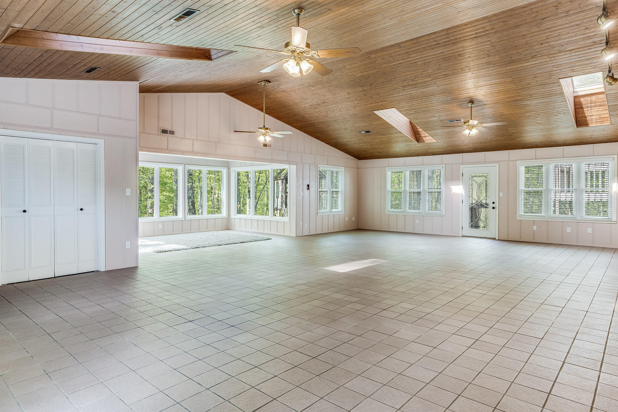 124 Claymore Lane Oak Ridge, TN 37830 - Photo 14 of 40 Main Level Rec Room