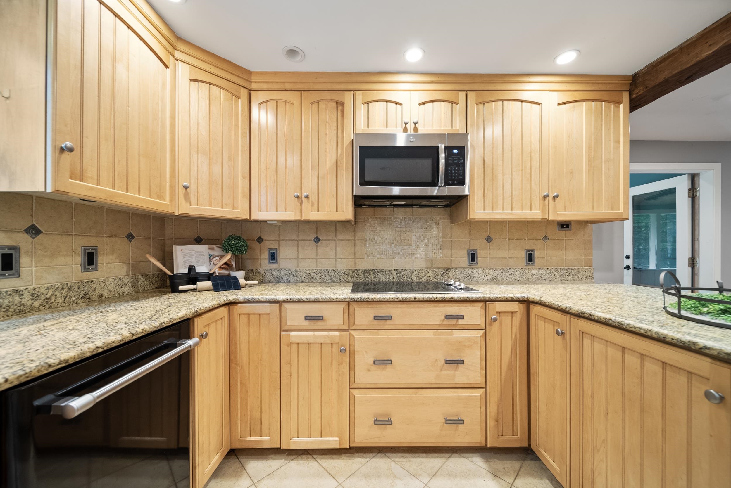 2 Rice Lane Bedford, NH 03110 - Photo 37 of 40