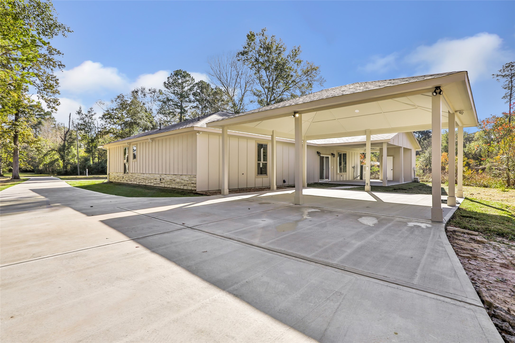 26707 Apache Trail Magnolia, TX 77354 - Photo 5 of 37 a view of a house with backyard