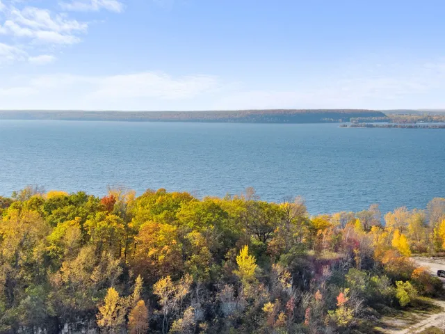 $319,000 | Bluff Court, Unit 2, Sturgeon Bay, WI 54235