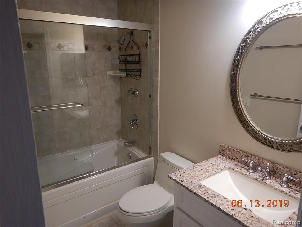 4113 Telegraph Road, Unit F107 Bloomfield Hills, MI 48302 - Photo 6 of 16