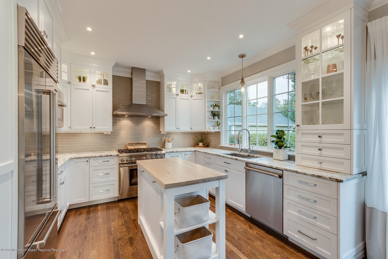 7 Lakeside Avenue Rumson, NJ 07760 - Photo 5 of 22 Gourmet Kitchen