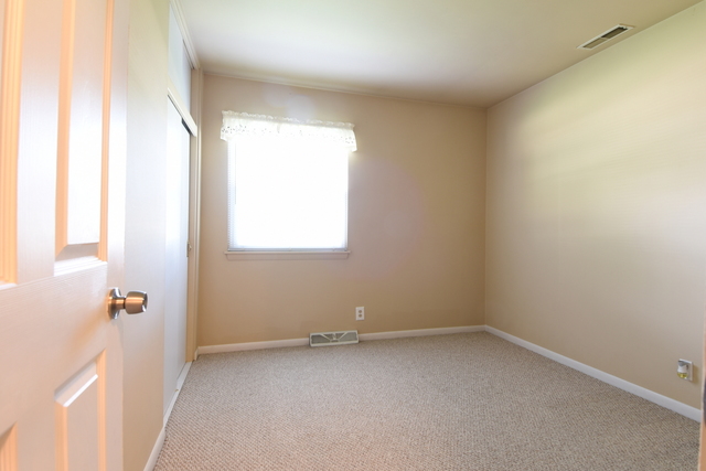 19 Hampton Road Montgomery, IL 60538 - Photo 8 of 22