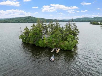 $2,499,000 | 28 Potato Island, Holderness, NH 03245